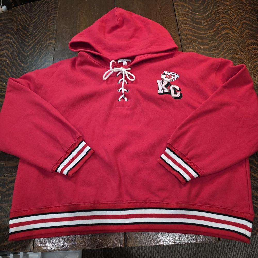 Women's WEAR by Erin Andrews Kansas City Chiefs Red Lace-Up Pullover Hoodie 4X